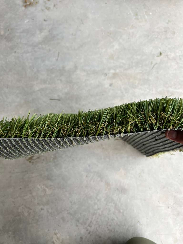 Coastal Blend Elite turf side profile